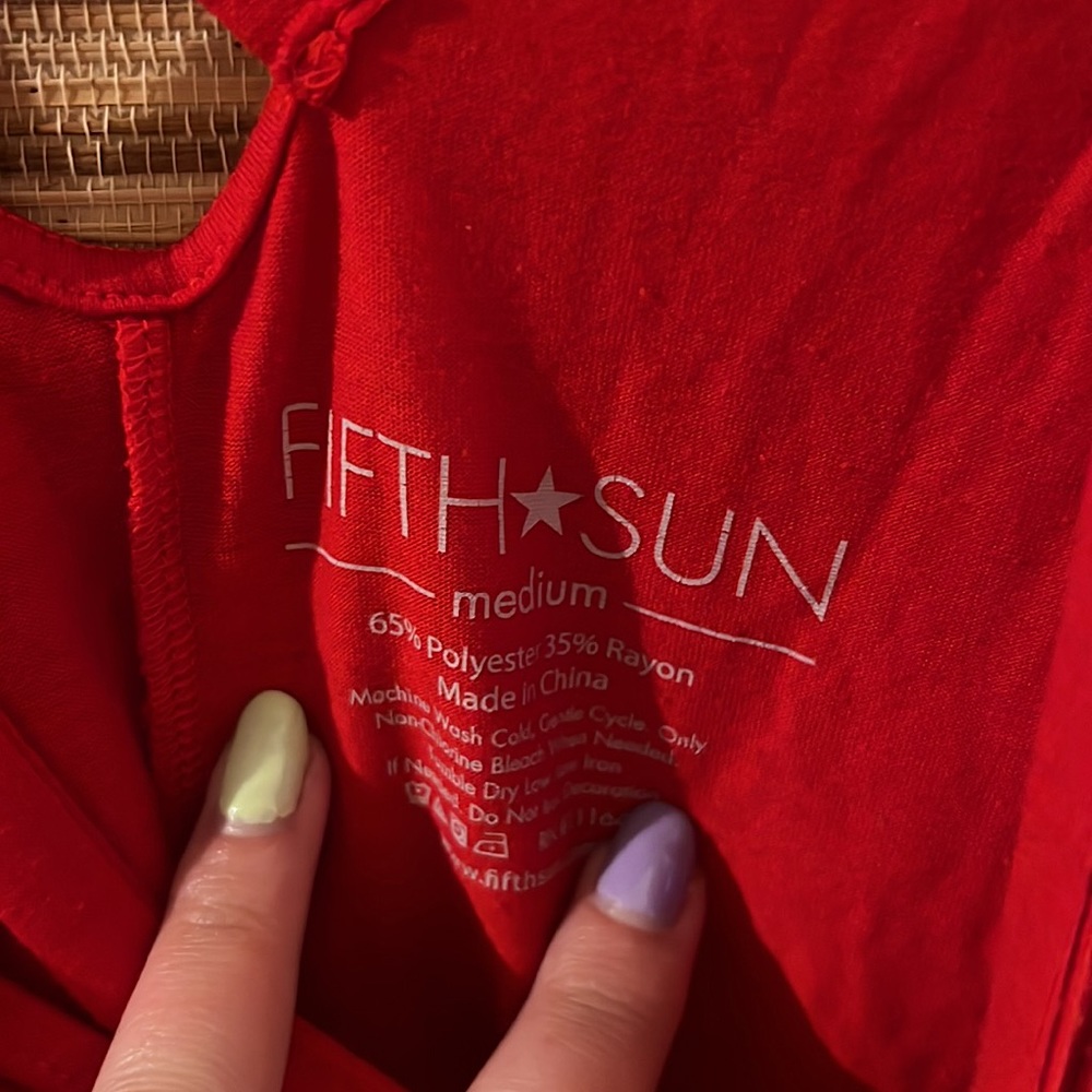 FIFTH 🌟 STAR Red Tank! - Picture 5 of 5